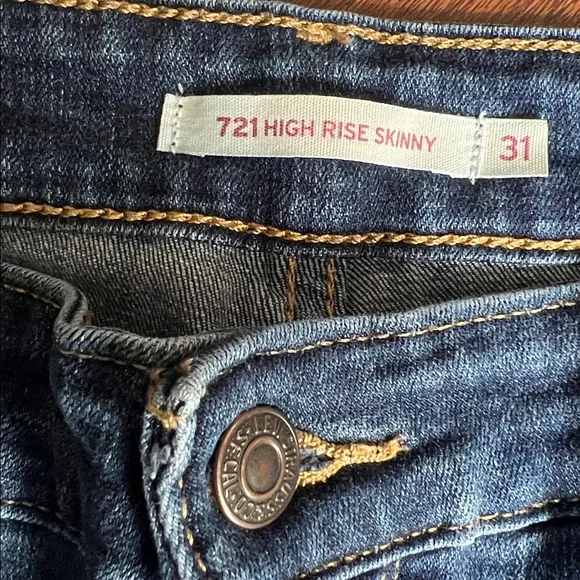 Levi's Women's Skinny Jeans in Denim Blue - Picture 3 of 7